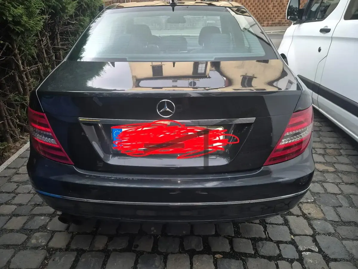 Gebraucht Mercedes C180 156 PS (114 kW) 2012 Schwarz Limousine