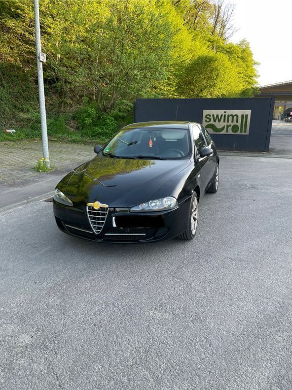 Schwarz Gebraucht 2008 Alfa Romeo 147 Kleinwagen | 900 € (Superpreis) - Bild 1/4