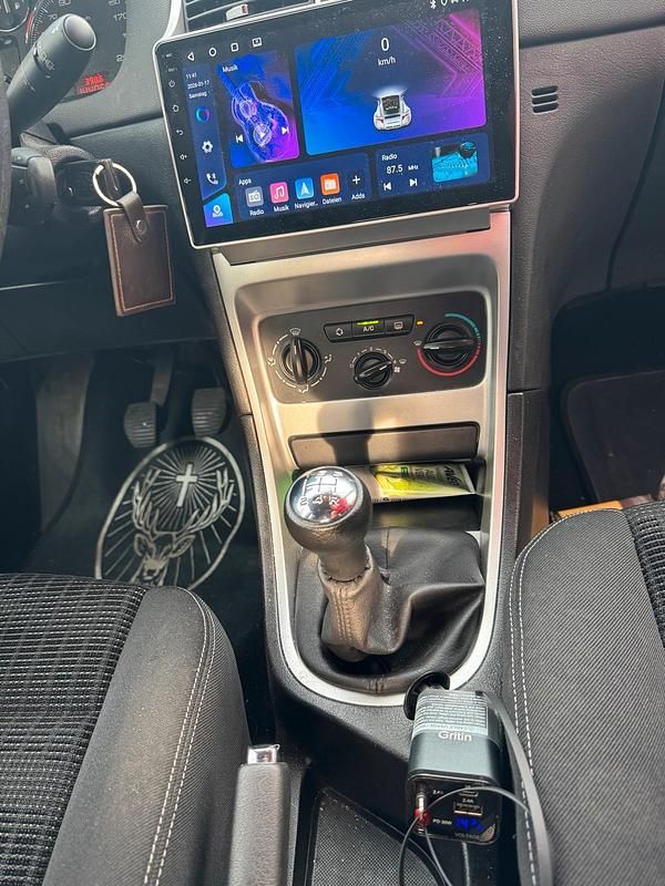 Silber Gebraucht 2007 Peugeot 307 Limousine | 2.200 € (Fairer Preis) - Bild 1/4