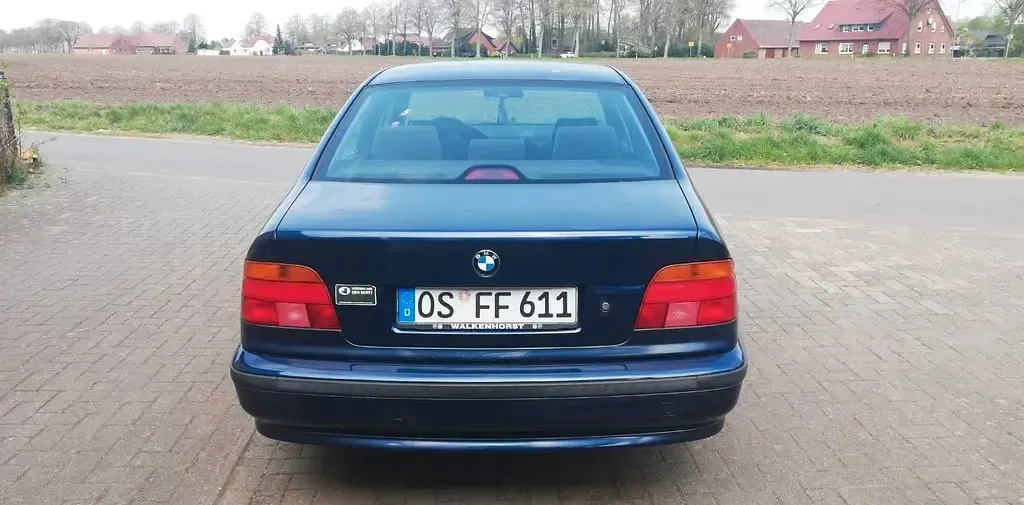 Używany BMW 520 150 KM (110 kW) 1997 Niebieski Sedan/Limuzyna