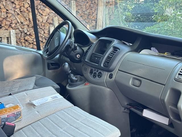 Gebraucht Renault Trafic 85 PS (62 kW) 2011 Weiß Van / Kleinbus