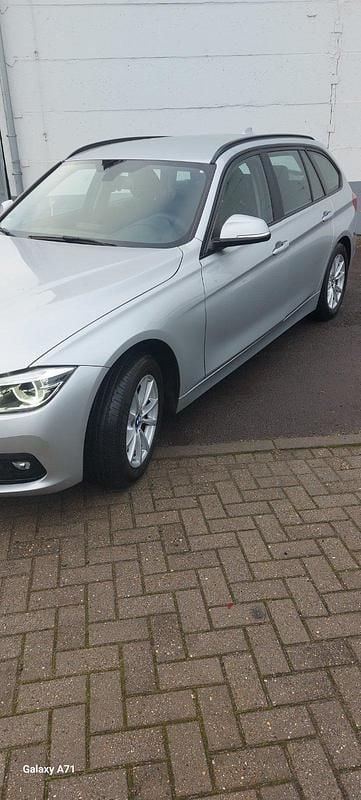 Silber Gebraucht 2017 BMW 318 Sport Line Kombi | 6.700 € (Teuer) - Bild 1/4