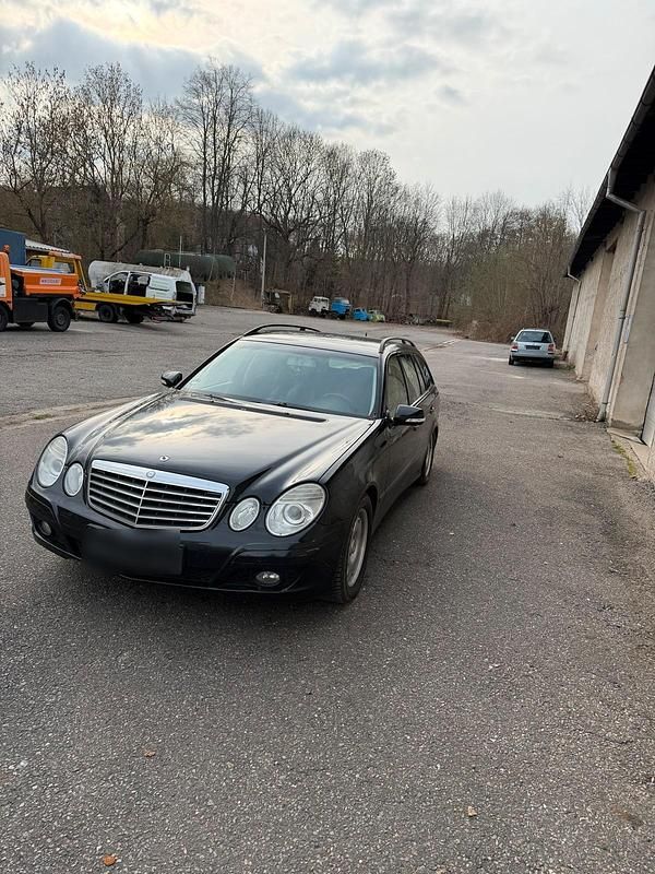 Gebraucht Mercedes E220 170 PS (125 kW) 2008 Schwarz Kombi