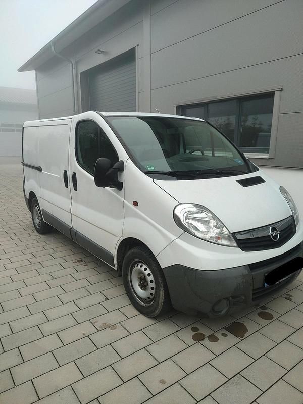 Weiß Gebraucht 2010 Opel Vivaro Van / Kleinbus | 4.600 € (Guter Preis) - Bild 1/4