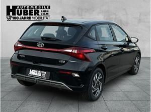 Gebraucht Hyundai i20 Trend 101 PS (74 kW) 2024 Schwarz metallic Limousine