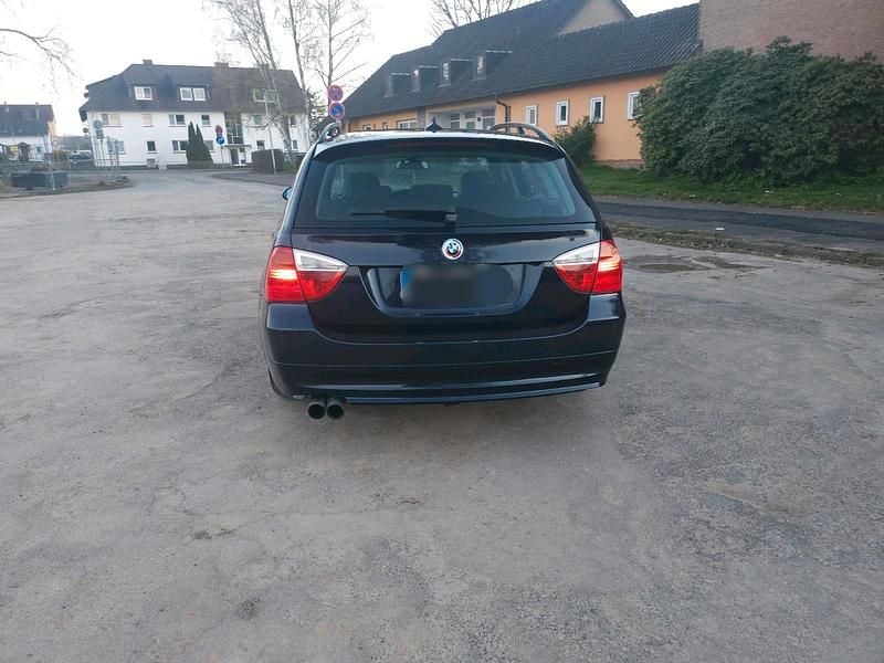 Gebraucht BMW 330 272 PS (200 kW) 2007 Blau Kombi