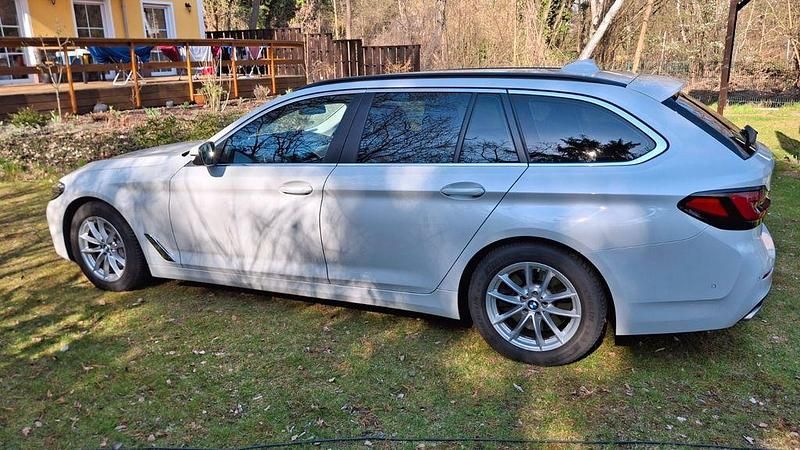 Gebraucht BMW 530 286 PS (210 kW) 2022 Weiß Kombi