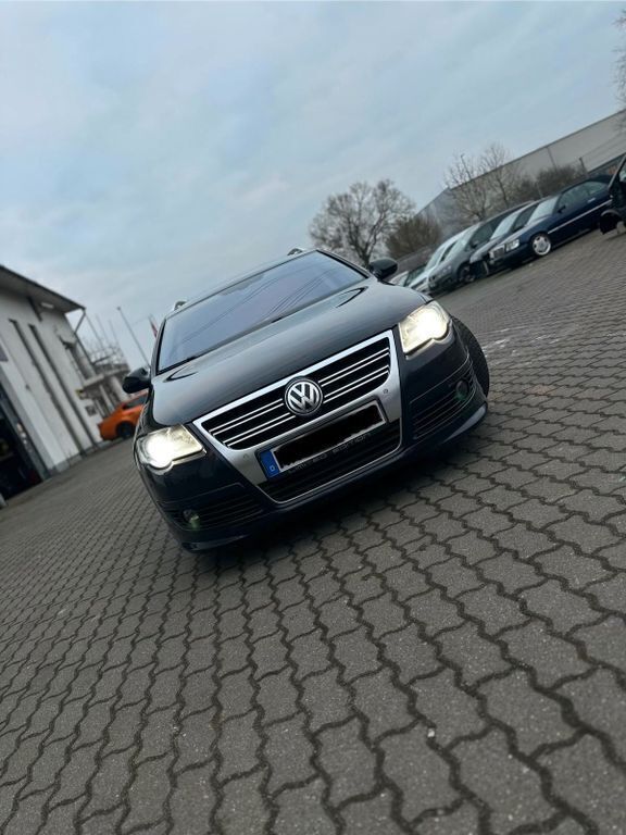 Schwarz Gebraucht 2009 VW Passat R-line Kombi | 6.000 € (Fairer Preis) - Bild 1/4