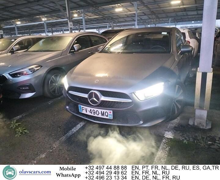 Grau Gebraucht 2020 Mercedes A180 Limousine | 19.602 € (Guter Preis) - Bild 1/4