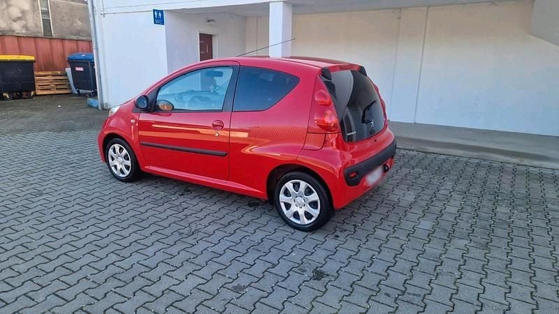 Gebraucht Peugeot 107 60 PS (44 kW) 2009 Rot Kleinwagen