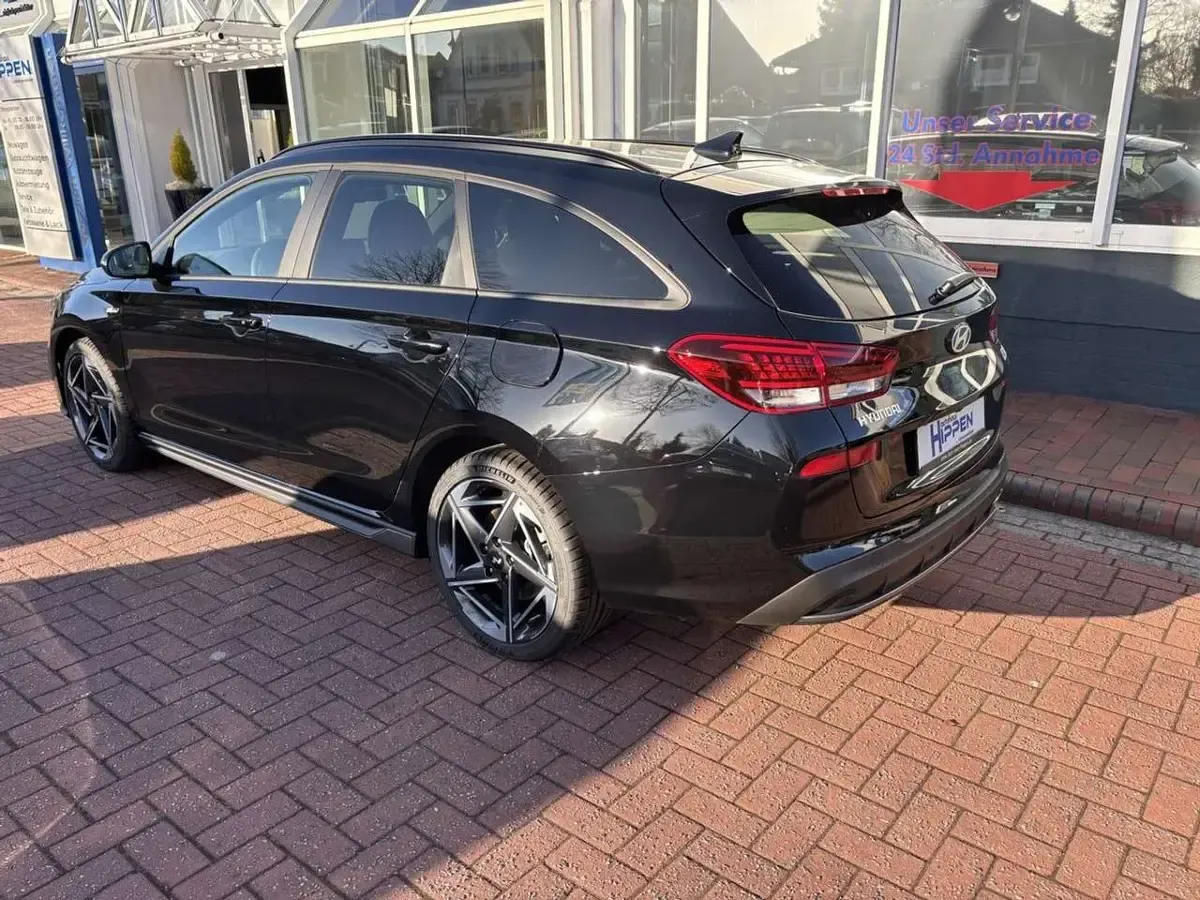 Neu Hyundai i30 N Line 140 PS (102 kW) 2025 Abyss black Kombi