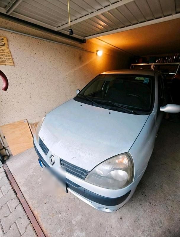 Silber Gebraucht 2004 Renault Clio II Kleinwagen | 500 € (Fairer Preis) - Bild 1/4