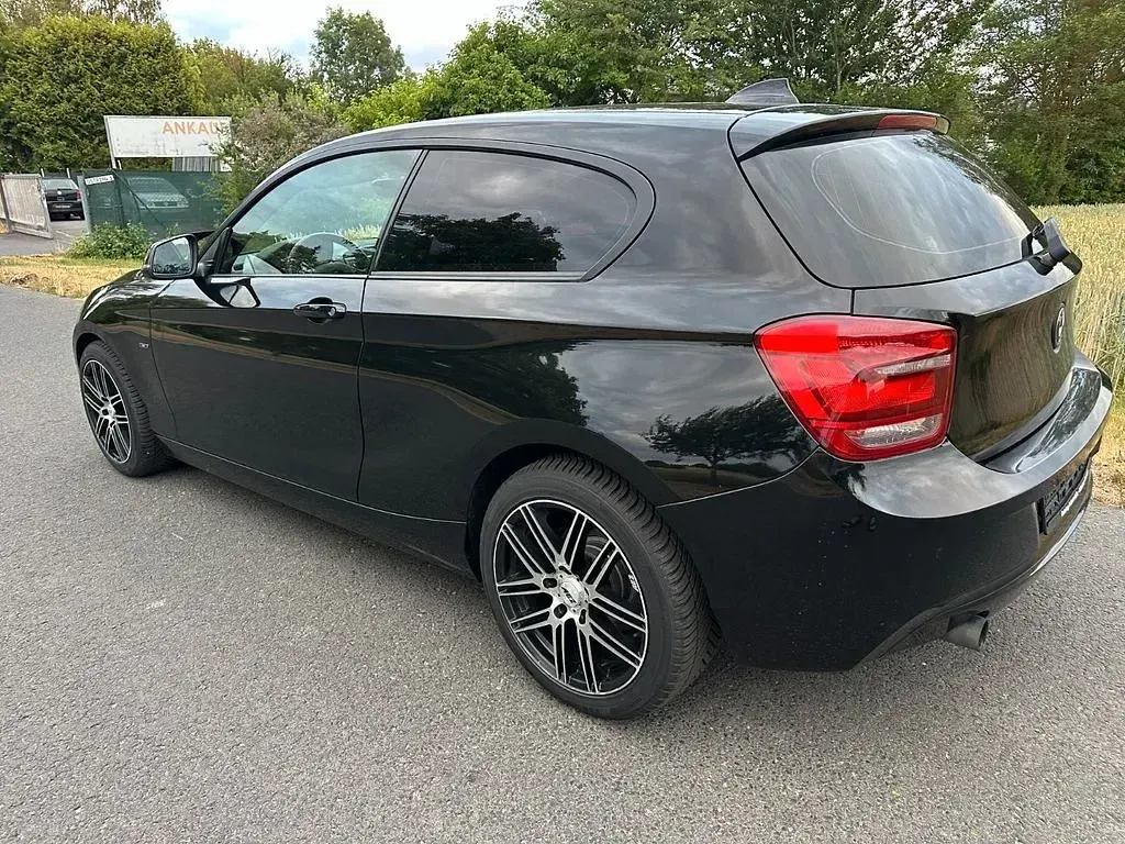 Gebraucht BMW 116 Sport Line 136 PS (100 kW) 2013 Schwarz Kleinwagen