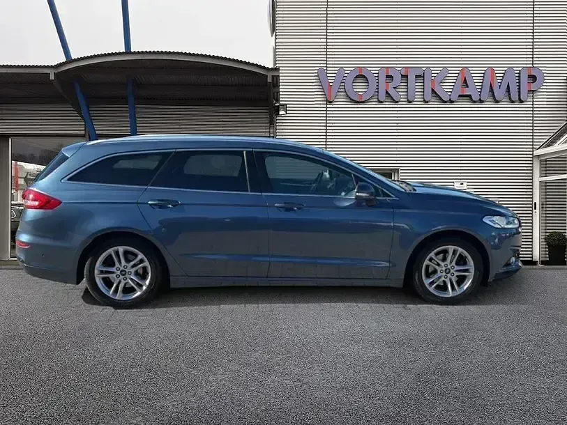 Gebraucht Ford Mondeo Titanium 165 PS (121 kW) 2018 Chromablau (metallic) Kombi