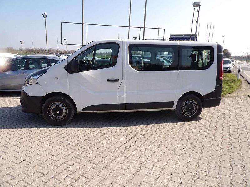 Gebraucht Renault Trafic 95 PS (69 kW) 2016 Grau Van / Kleinbus