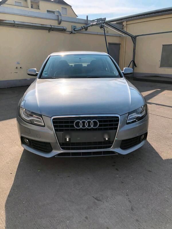 Grau Gebraucht 2010 Audi A4 Ambiente Limousine | 8.500 € (Teuer) - Bild 1/4