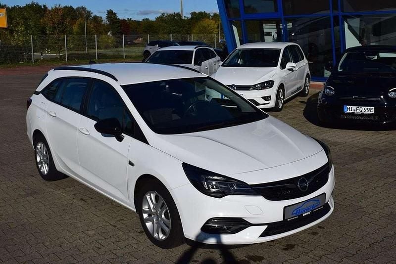 Schnee weiss Gebraucht 2021 Opel Astra Business Kombi | 11.980 € (Superpreis) - Bild 1/4
