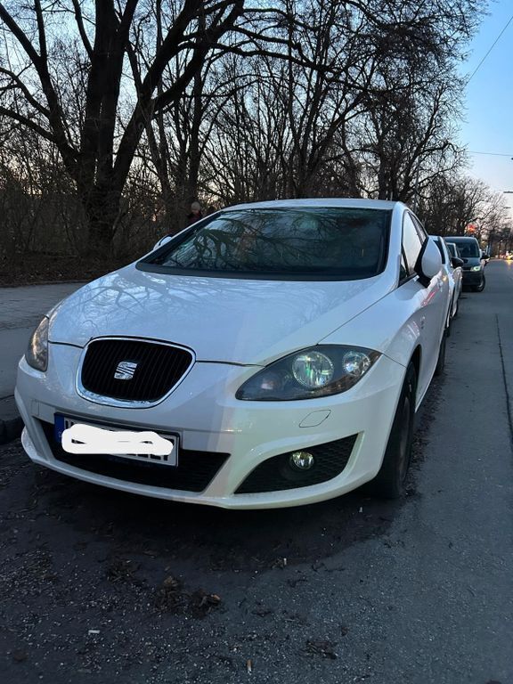 Weiß Gebraucht 2011 Seat Leon Copa Limousine | 3.499 € (Fairer Preis) - Bild 1/4