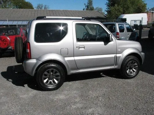 Używany Suzuki Jimny Style 84 KM (61 kW) 2016 Srebrny SUV