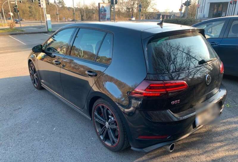 Schwarz Gebraucht 2019 VW Golf VII GTI Limousine | 23.500 € (Guter Preis) - Bild 1/4