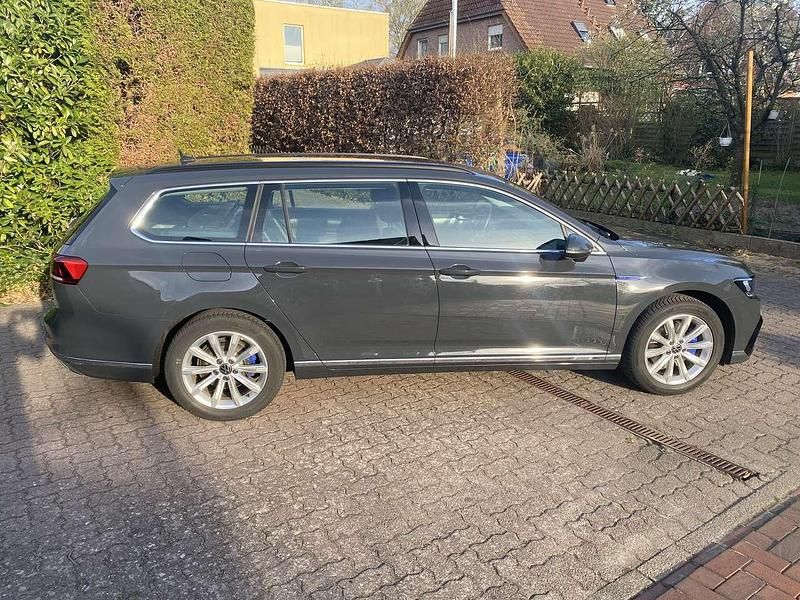 Używany VW Passat GTE 156 KM (114 kW) 2020 Szary Kombi