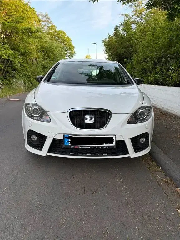 Używany Seat Leon FR 200 KM (147 kW) 2009 Biały Hatchback