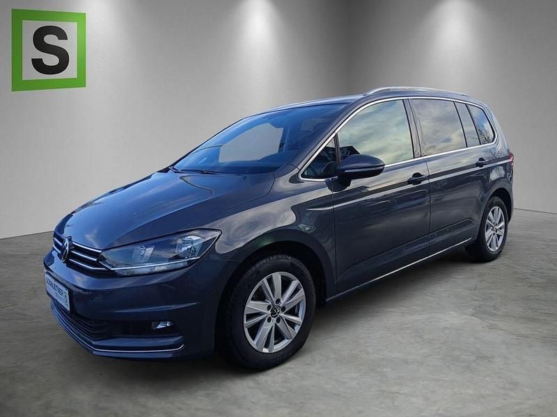 Grau Gebraucht 2020 VW Touran Highline Van / Kleinbus | 24.990 € (Guter Preis) - Bild 1/4