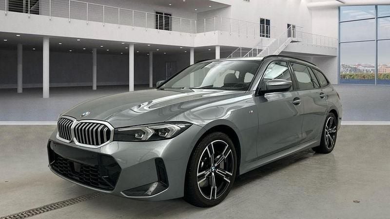 Gebraucht BMW 330 M Sport 245 PS (180 kW) 2024 Grau Kombi