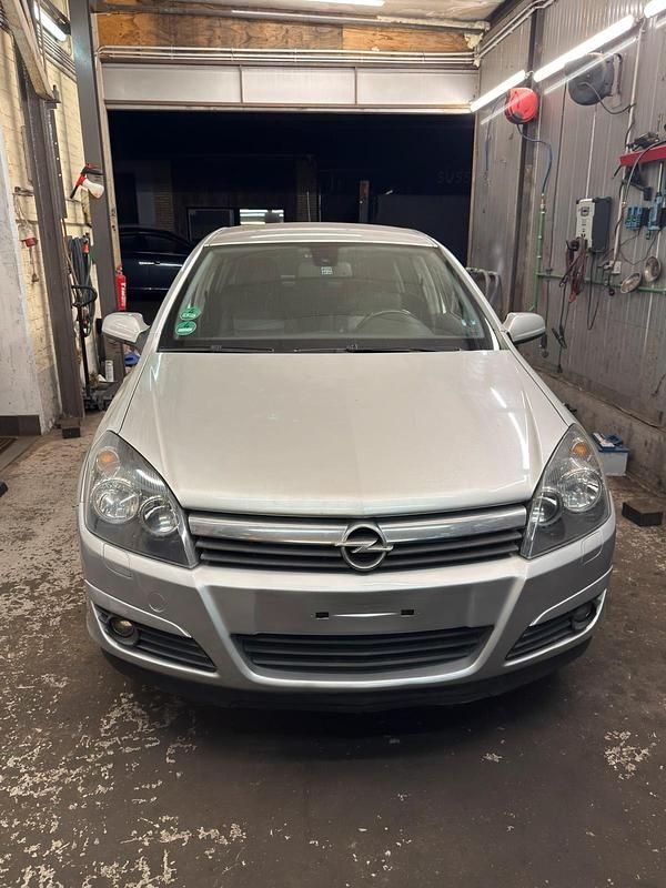 Gebraucht Opel Astra 105 PS (77 kW) 2004 Grau Kombi