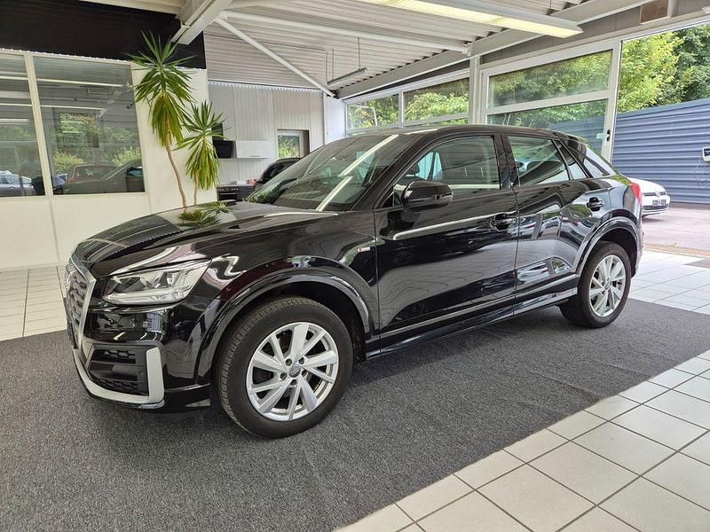 Schwarz Gebraucht 2017 Audi Q2 Design SUV | 16.990 € (Fairer Preis) - Bild 1/4
