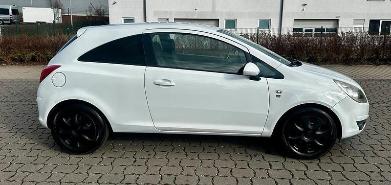Gebraucht Opel Corsa 80 PS (58 kW) 2009 Weiß Kleinwagen