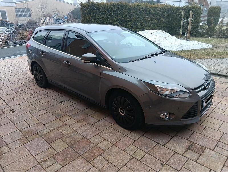 Gebraucht Ford Focus 140 PS (102 kW) 2012 Braun Kombi
