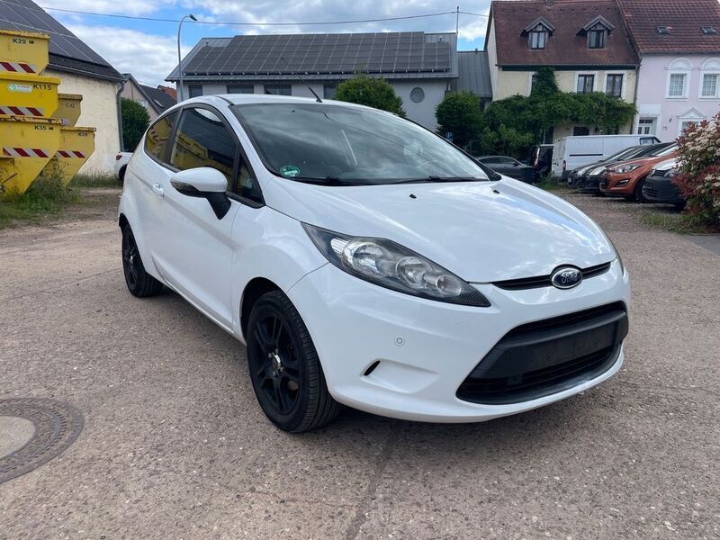 Weiß Gebraucht 2010 Ford Fiesta Trend Kleinwagen | 2.500 € (Fairer Preis) - Bild 1/4