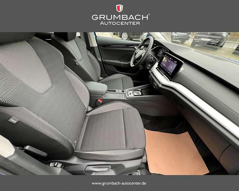 Neu Skoda Octavia 150 PS (110 kW) 2026 8x8x race blue metallic Kombi