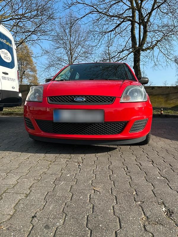 Gebraucht Ford Fiesta 100 PS (73 kW) 2007 Rot Kleinwagen