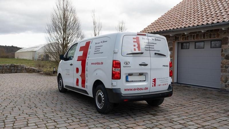 Gebraucht Toyota Proace 144 PS (105 kW) 2022 Weiß Van / Kleinbus