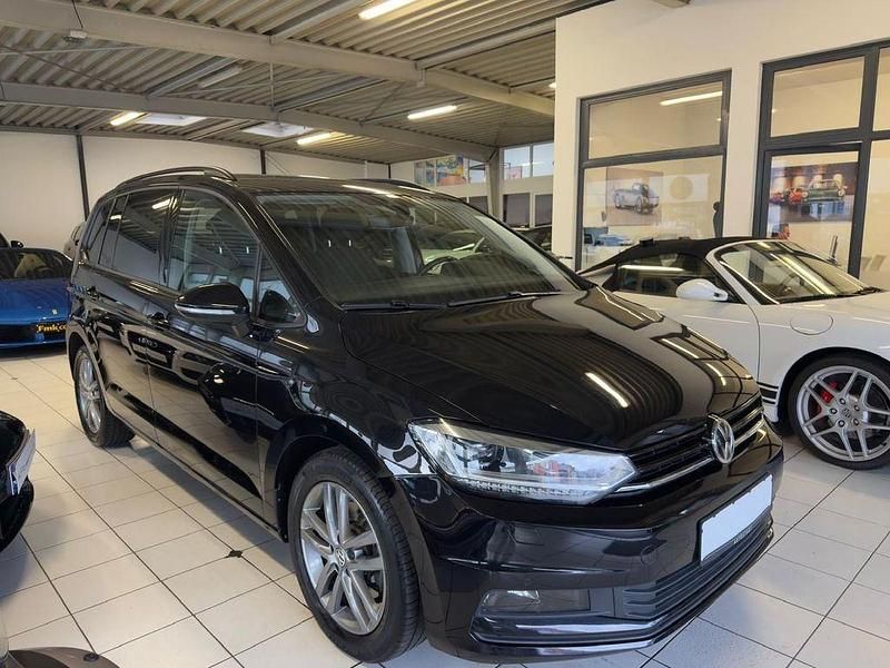 Gebraucht VW Touran Highline 179 PS (131 kW) 2018 Deep black perleffekt Van / Kleinbus