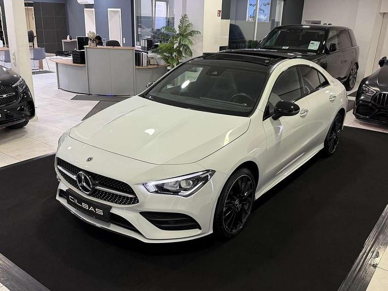 Digitalweiss metalliclack Gebraucht 2021 Mercedes E250 AMG line Coupé | 32.700 € (Etwas zu teuer) - Bild 1/4