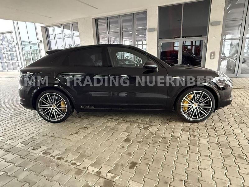 Gebraucht Porsche Cayenne Turbo 549 PS (403 kW) 2019 Schwarz SUV