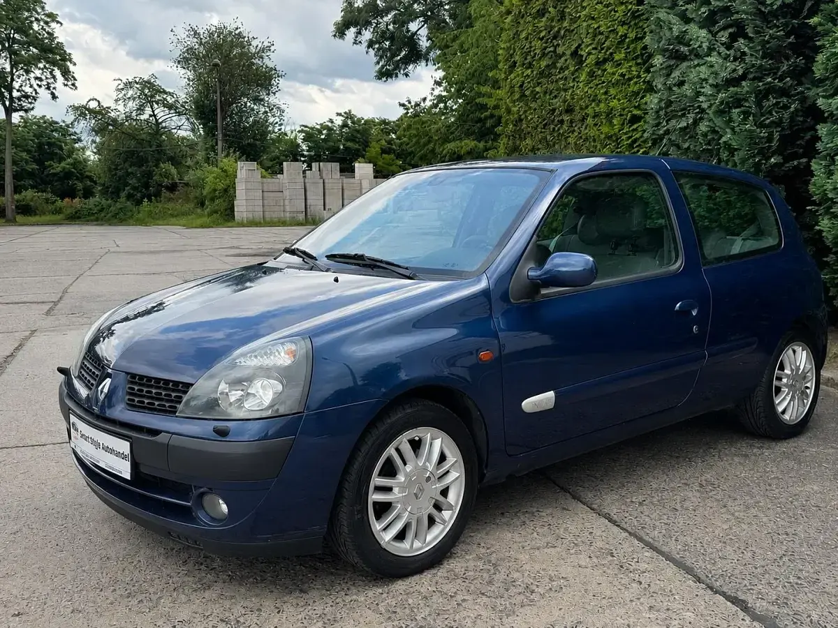 Gebraucht Renault Clio II 107 PS (78 kW) 2002 Blau Kleinwagen