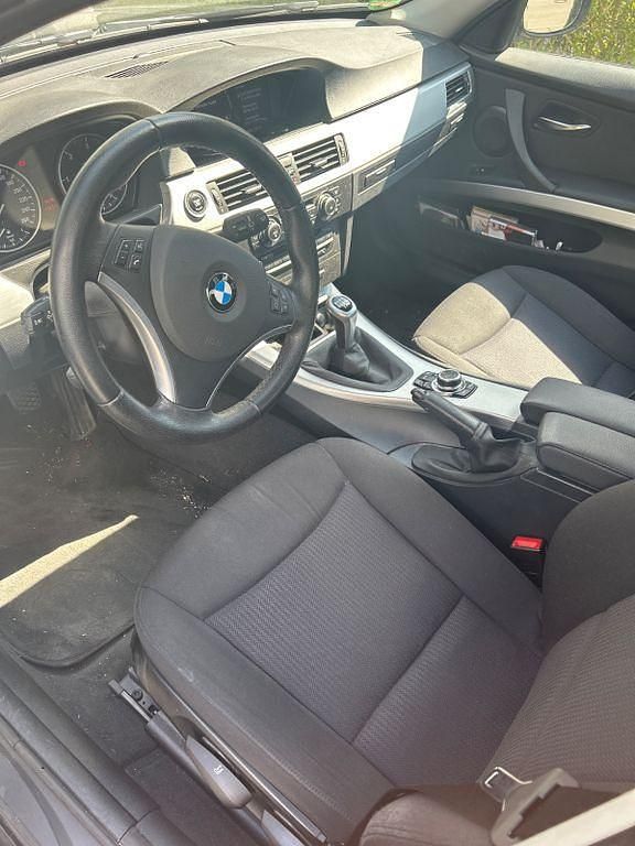 Usado BMW 316 116 HP (85 kW) 2011 Preto Sedan