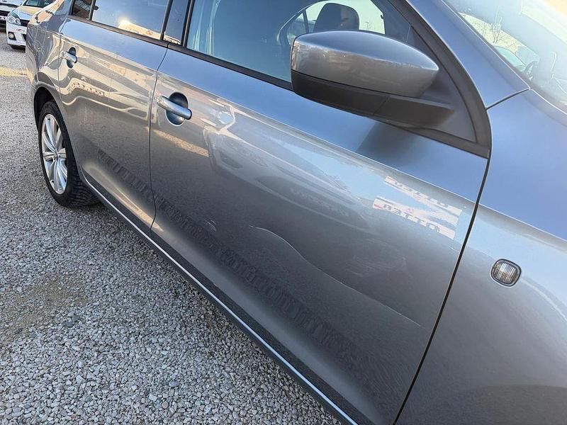 Gebraucht Skoda Rapid Ambition 105 PS (77 kW) 2012 Grau Kleinwagen