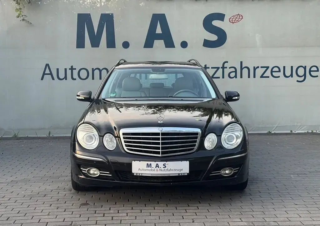 Gebraucht Mercedes E280 190 PS (139 kW) 2008 Schwarz Limousine