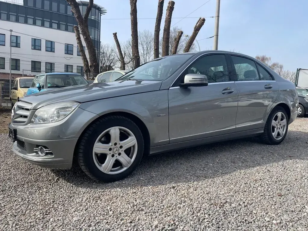 Gebraucht Mercedes C250 204 PS (150 kW) 2009 Silber Limousine