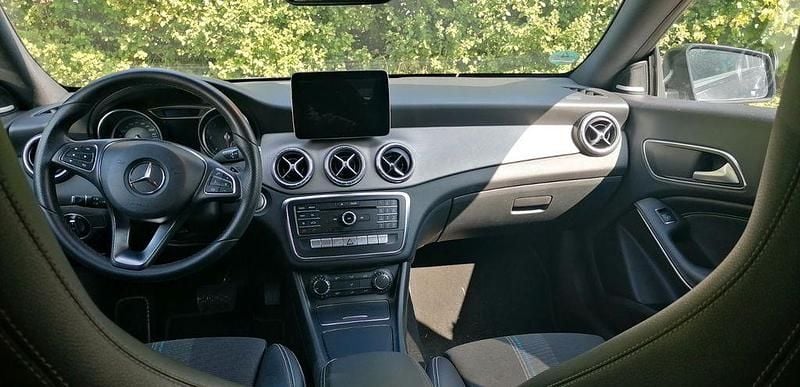 Gebraucht Mercedes CLA220 177 PS (130 kW) 2016 Schwarz Limousine