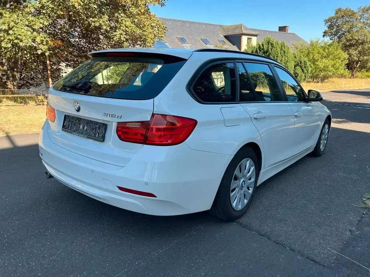 Gebraucht BMW 318 143 PS (105 kW) 2013 Weiß Kombi