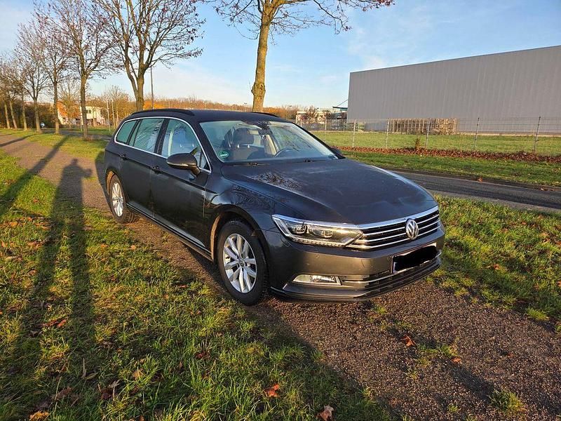 Grau Gebraucht 2019 VW Passat Comfortline Kombi | 9.600 € (Guter Preis) - Bild 1/4