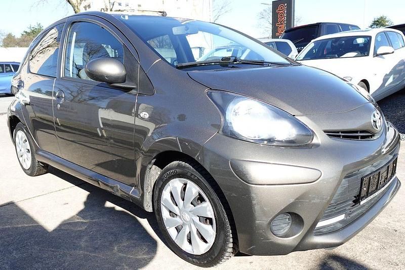 Gebraucht Toyota Aygo Cool 68 PS (50 kW) 2014 Bronze Kleinwagen