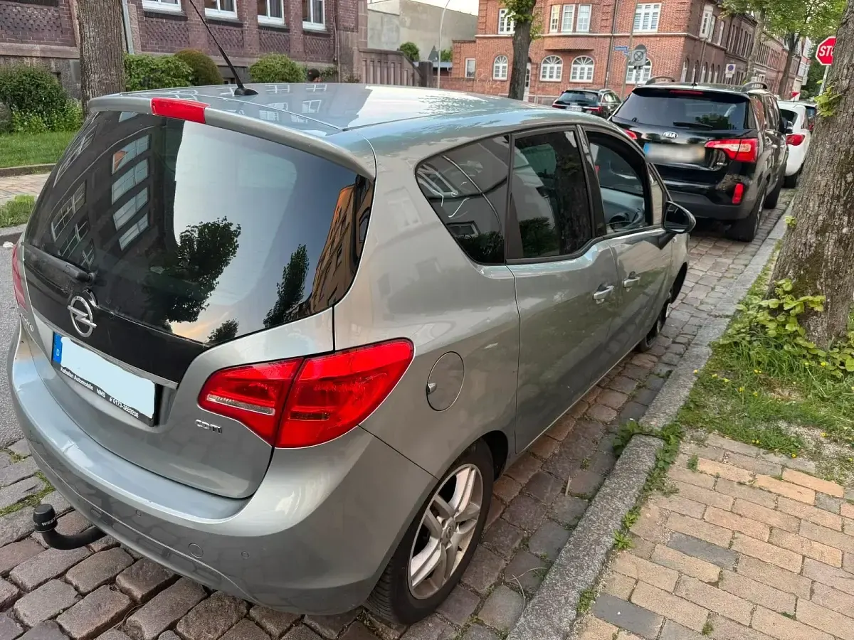 Używany Opel Meriva 110 KM (80 kW) 2012 Srebrny Minivan