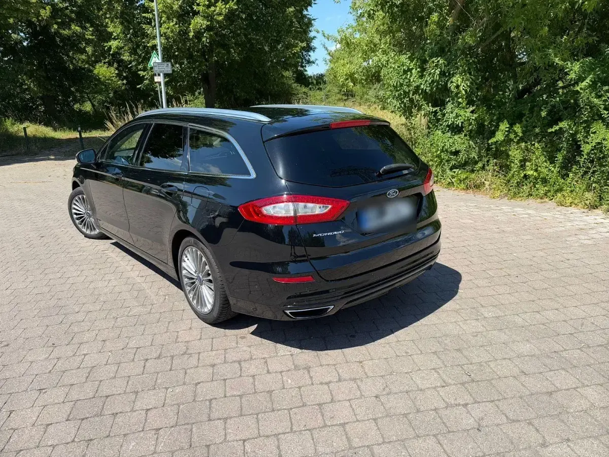Gebraucht Ford Mondeo Titanium 241 PS (177 kW) 2017 Schwarz Kombi